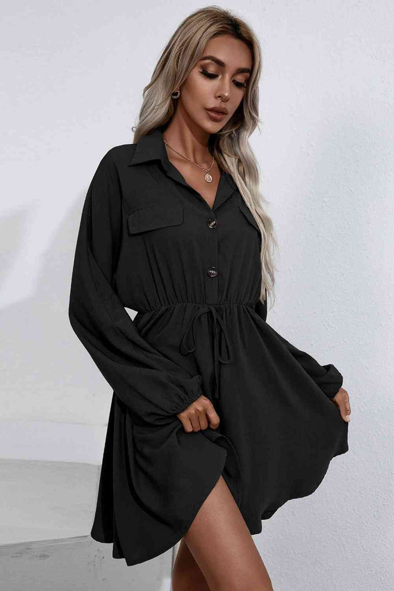 Robe chemise boutonnée à col noué à la taille