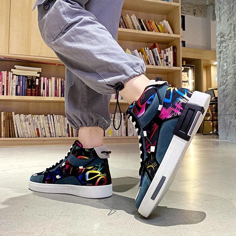 Men's High Top Graffiti Printed Sneakers - AM APPAREL